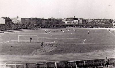 Mecz na stadionie Stali Rzesz&oacute;w w latach 60. XX wieku